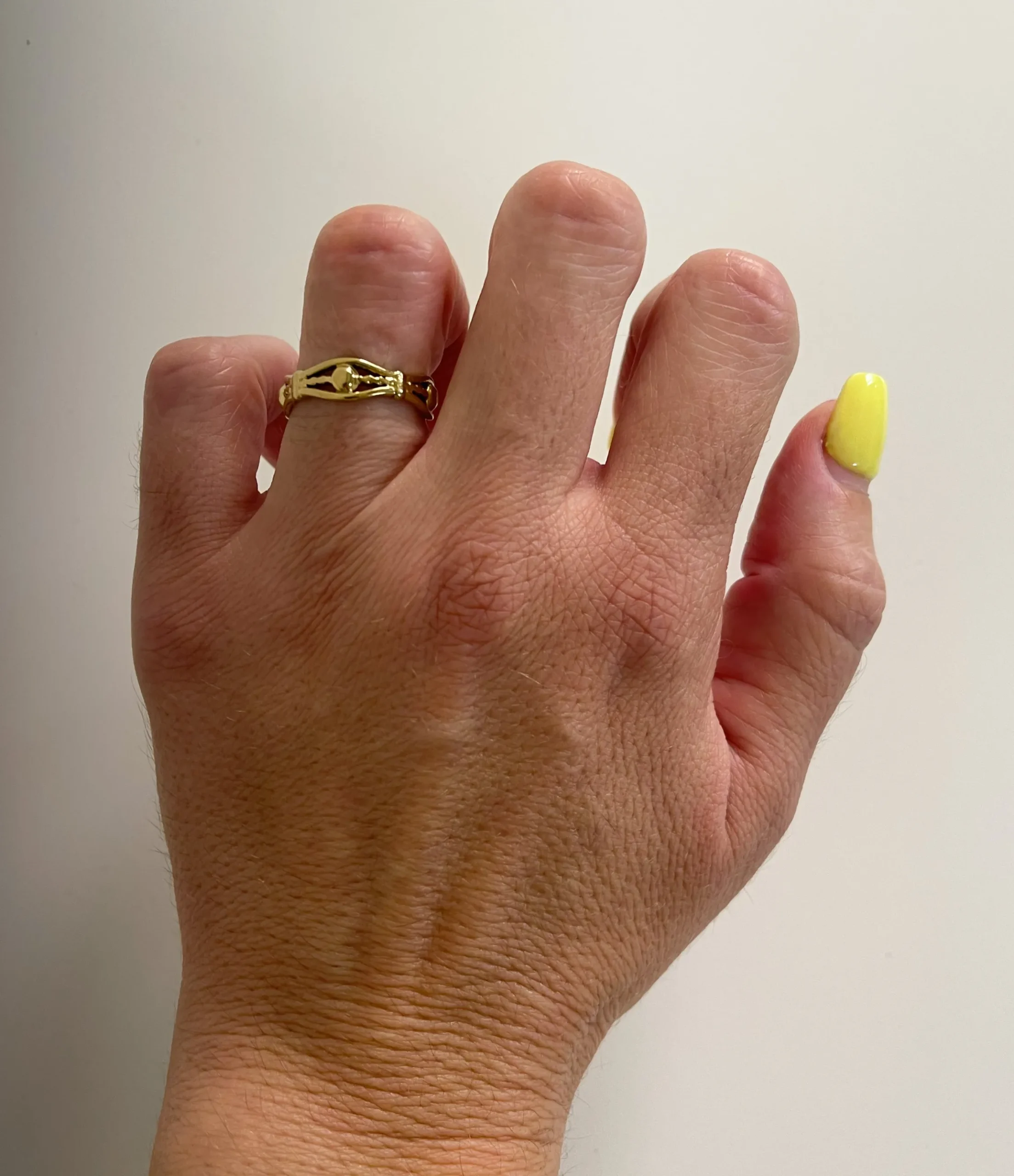 Anillo bolitas dorado