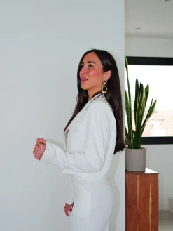 Blazer crop detalle lazo blanco