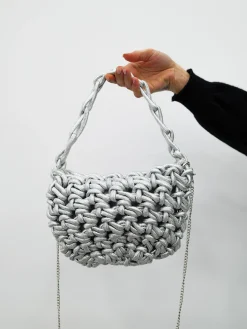 Bolso mano efecto nudo plata
