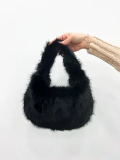 Bolso pelo negro