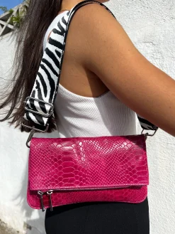 Bolso piel cadenas coco fucsia