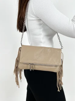 Bolso piel cadenas flecos cafe