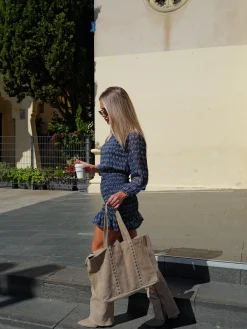 Bolso tachas maxi beige
