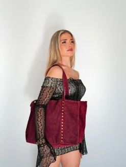 Bolso tachas maxi burdeos