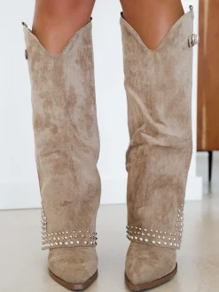 Bota tacón solapa ante beige