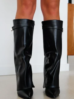 Bota tacón solapa detalle negra