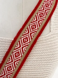 Cadena deflecada dorados roja