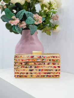 Clutch bandas colores dorado