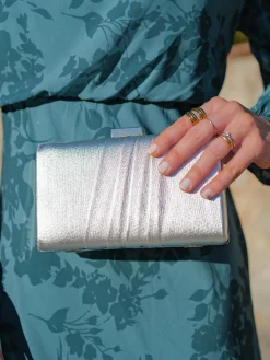 Clutch bandas plateado