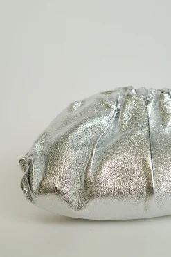 Clutch piel bombonera plateado