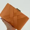 Clutch satinado naranja