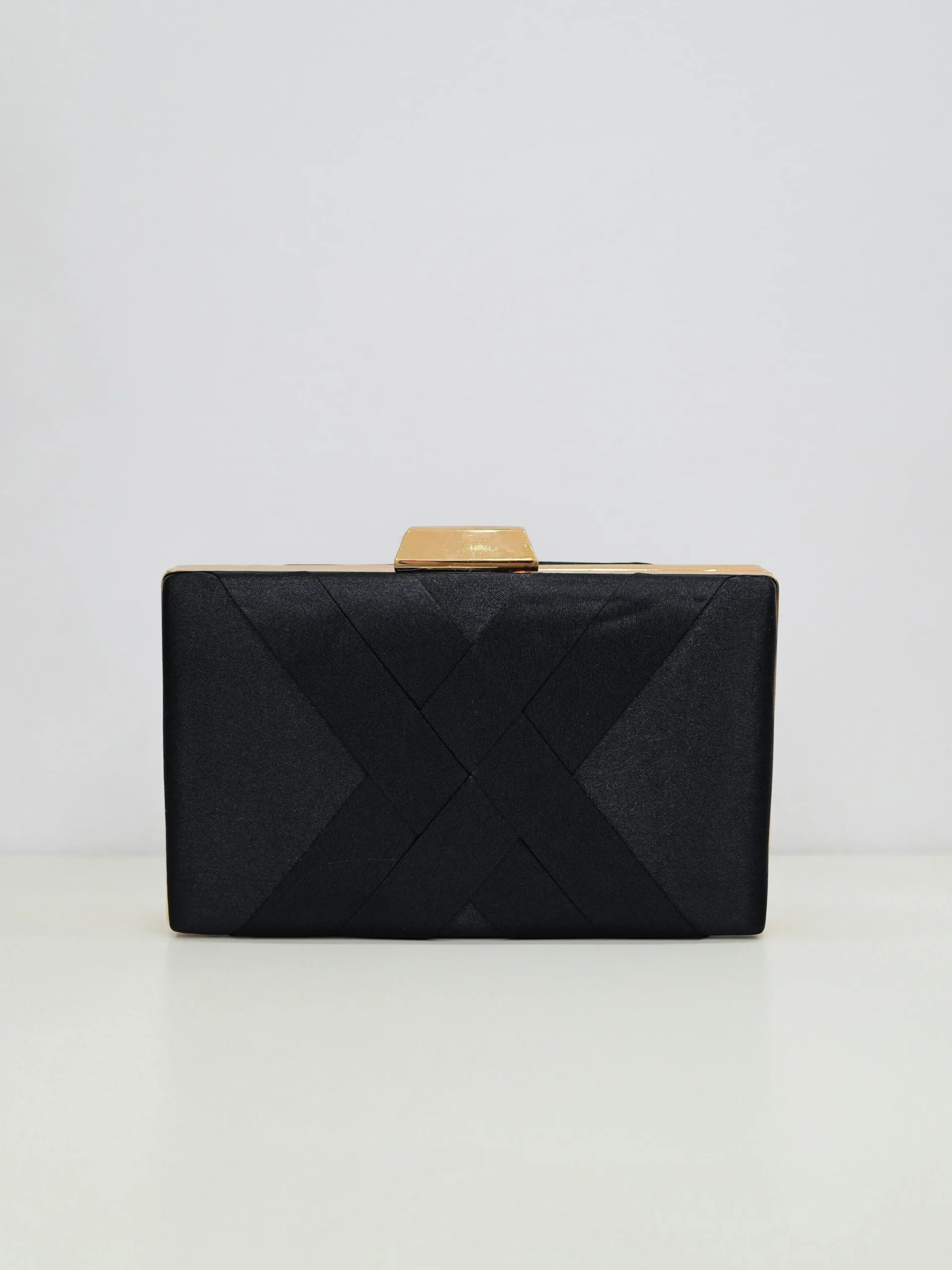 Clutch satinado negro
