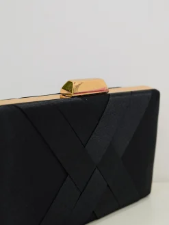 Clutch satinado negro