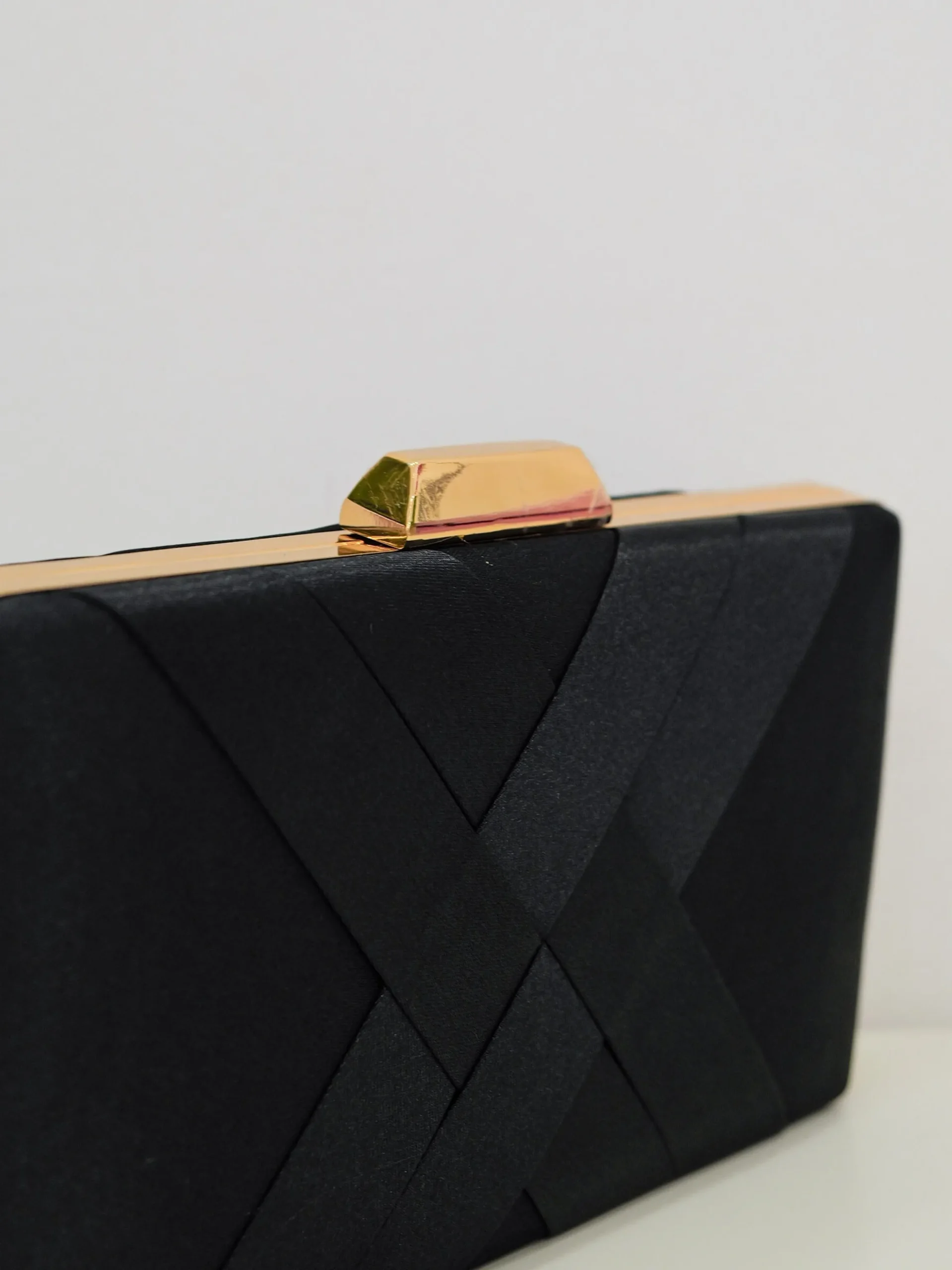 Clutch satinado negro