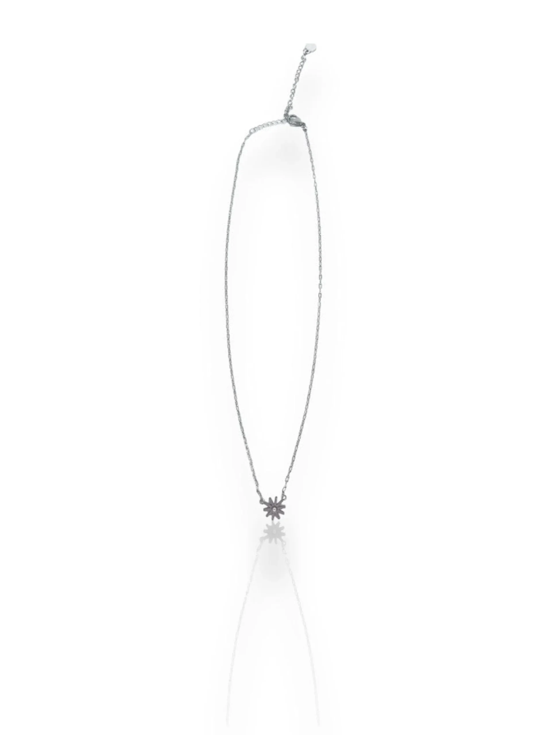 Collar fino plateado sol brillante