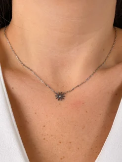 Collar fino plateado sol brillante