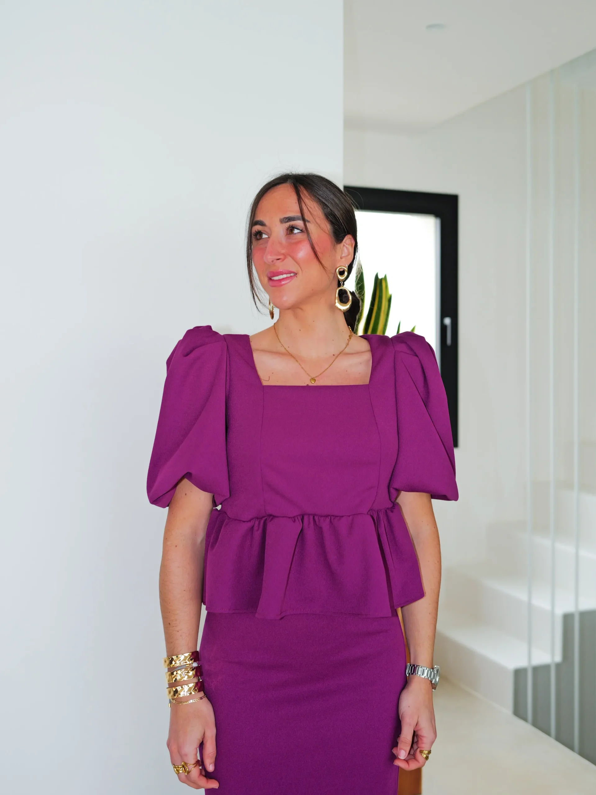 Conjunto falda midi pomposo amarena