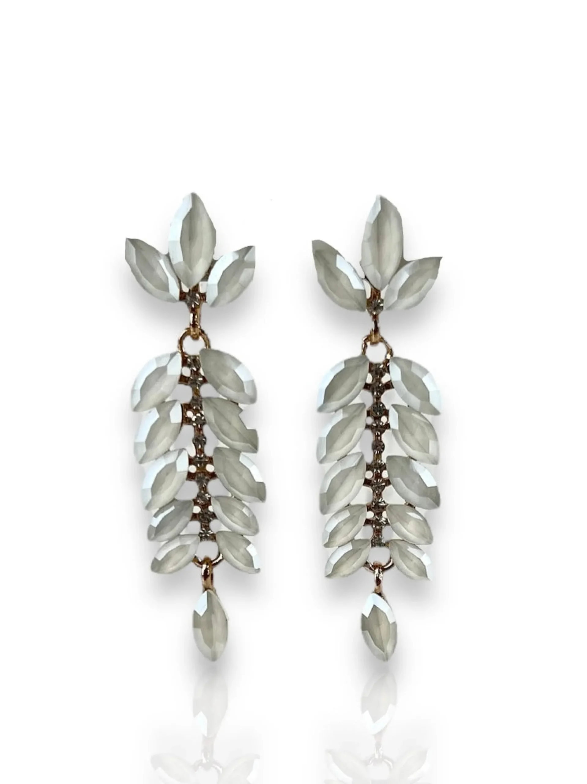 Pendientes hebras blancas