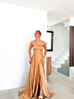 Vestido corse palabra dorado