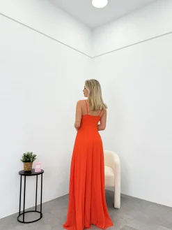 Vestido crepe pico naranja