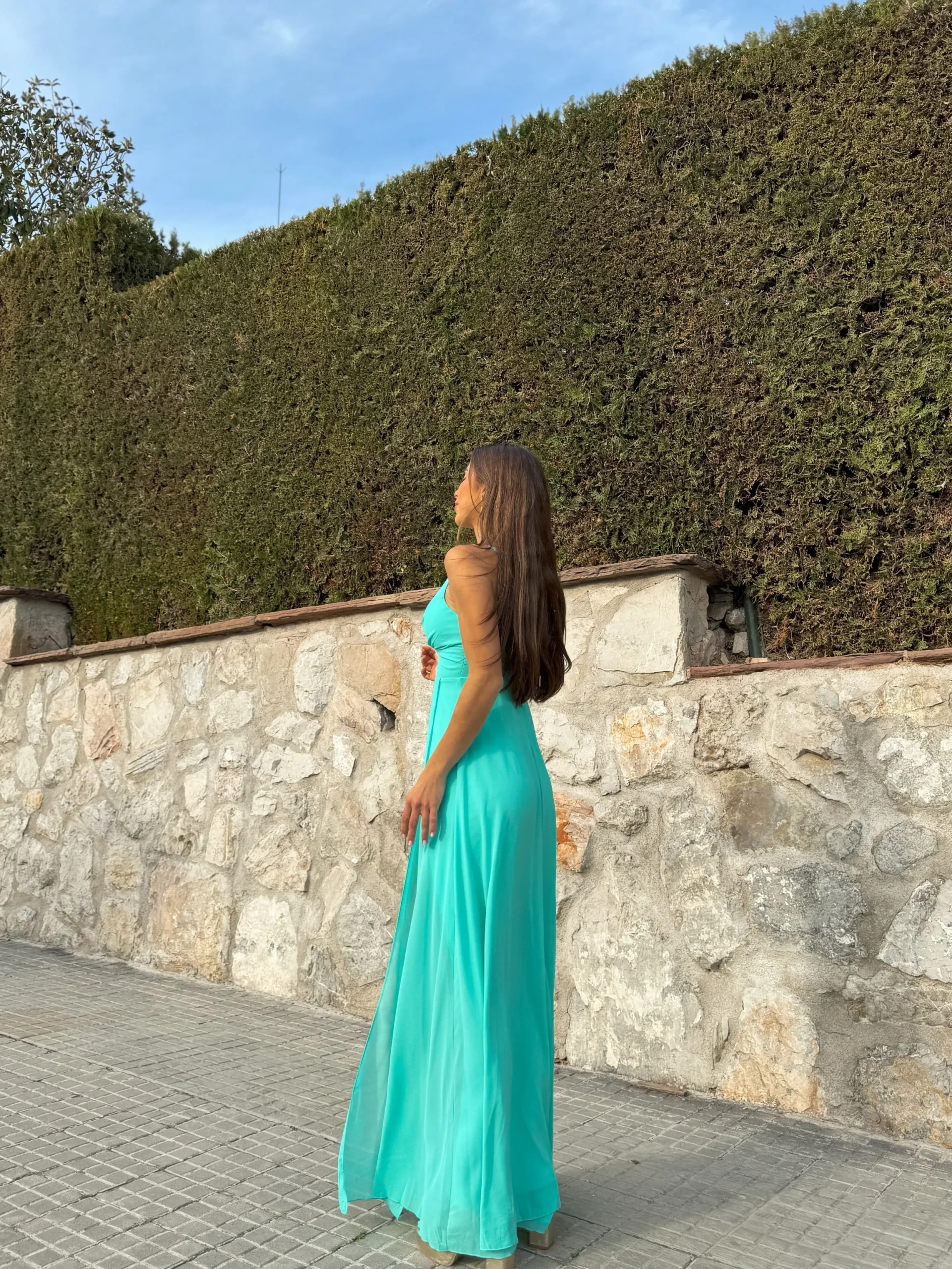 Vestido crepe pico turquesa