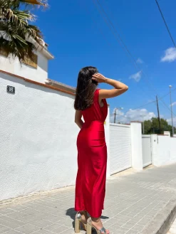 Vestido escote lazo rojo