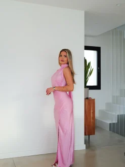 Vestido halter espalda lazo rosa