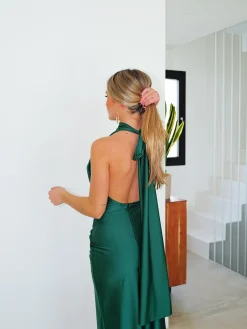 Vestido halter espalda lazo botella