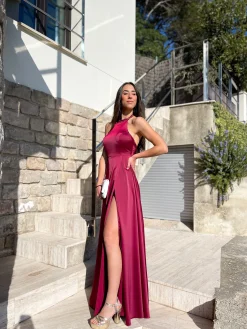 Vestido halter raso burdeos