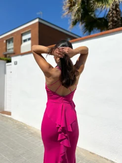Vestido largo cola fucsia