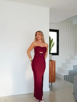 Vestido midi cut escote lazos burdeos