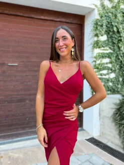 Vestido midi tirantes burdeos