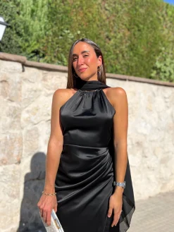 Vestido tubo halter negro