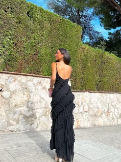 Vestido volantes crepe negro